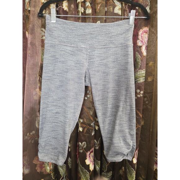 Lululemon Train Times Crop 17" size 6 Wee Are From Space Ice Grey Alpine White - Picture 1 of 13